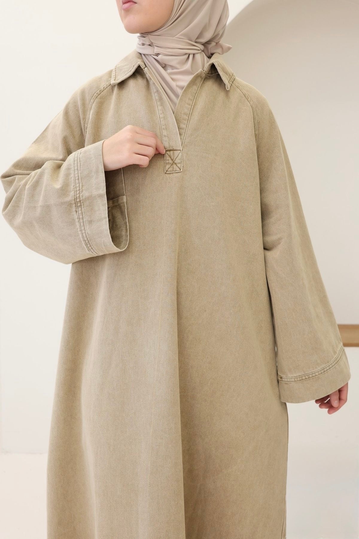 عباءة دنيم واسعة