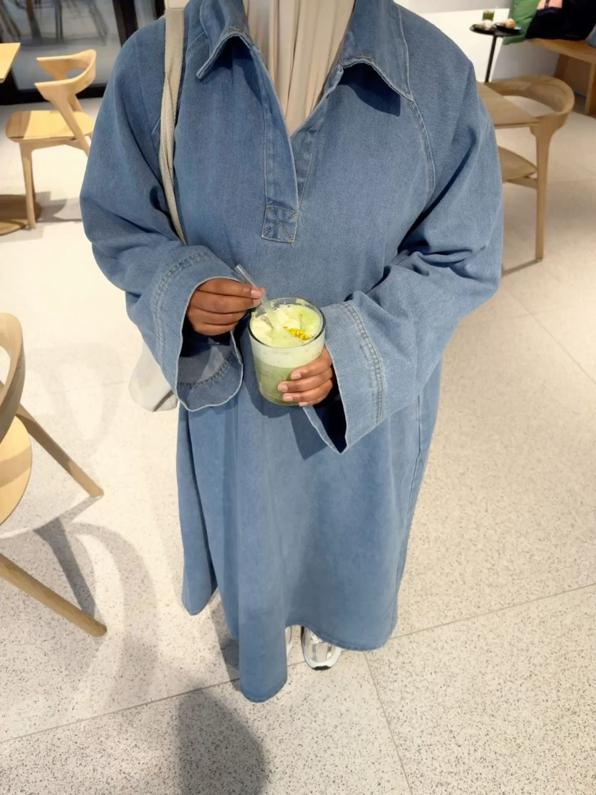 عباءة دنيم واسعة